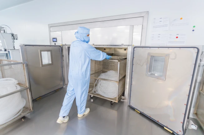 Tubes en Silicone vs. Tubes en TPE : Comment choisir la solution adaptée aux bioprocédés